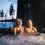Polaris Blaekk Villa *