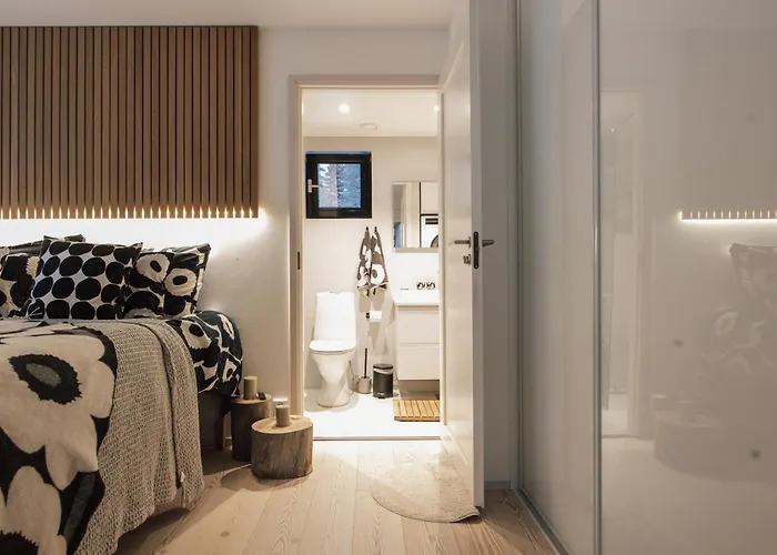 Polaris Blaekk Villa